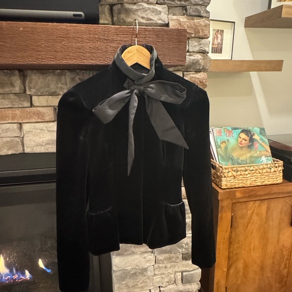 Diane Von Furstenberg Black Velvet Jacket with Bow - Size 2 - Picture 3 of 10